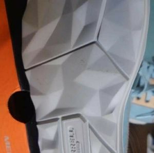 Merrell 5.5 woman's canvas shoes